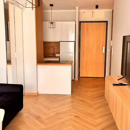 Apartment Ceglana 55, Przy Szpitalu Okulistycznym, Darmowe Miejsce W Garazu Podziemnym, Udogodnienia Dla Niepelnosprawnych