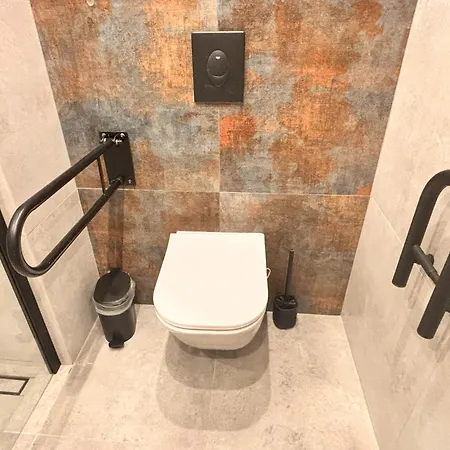 Ceglana 55, Przy Szpitalu Okulistycznym, Darmowe Miejsce W Garazu Podziemnym, Udogodnienia Dla Niepelnosprawnych *