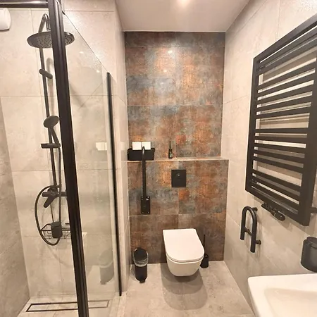 Apartment Ceglana 55, Przy Szpitalu Okulistycznym, Darmowe Miejsce W Garazu Podziemnym, Udogodnienia Dla Niepelnosprawnych