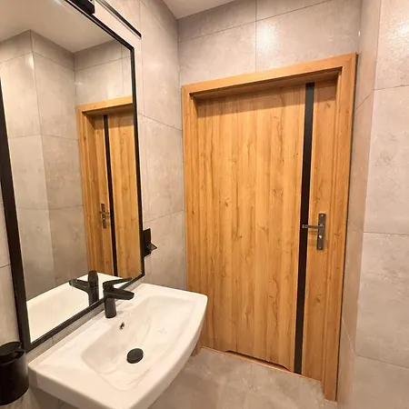 Apartment Ceglana 55, Przy Szpitalu Okulistycznym, Darmowe Miejsce W Garazu Podziemnym, Udogodnienia Dla Niepelnosprawnych Katowice